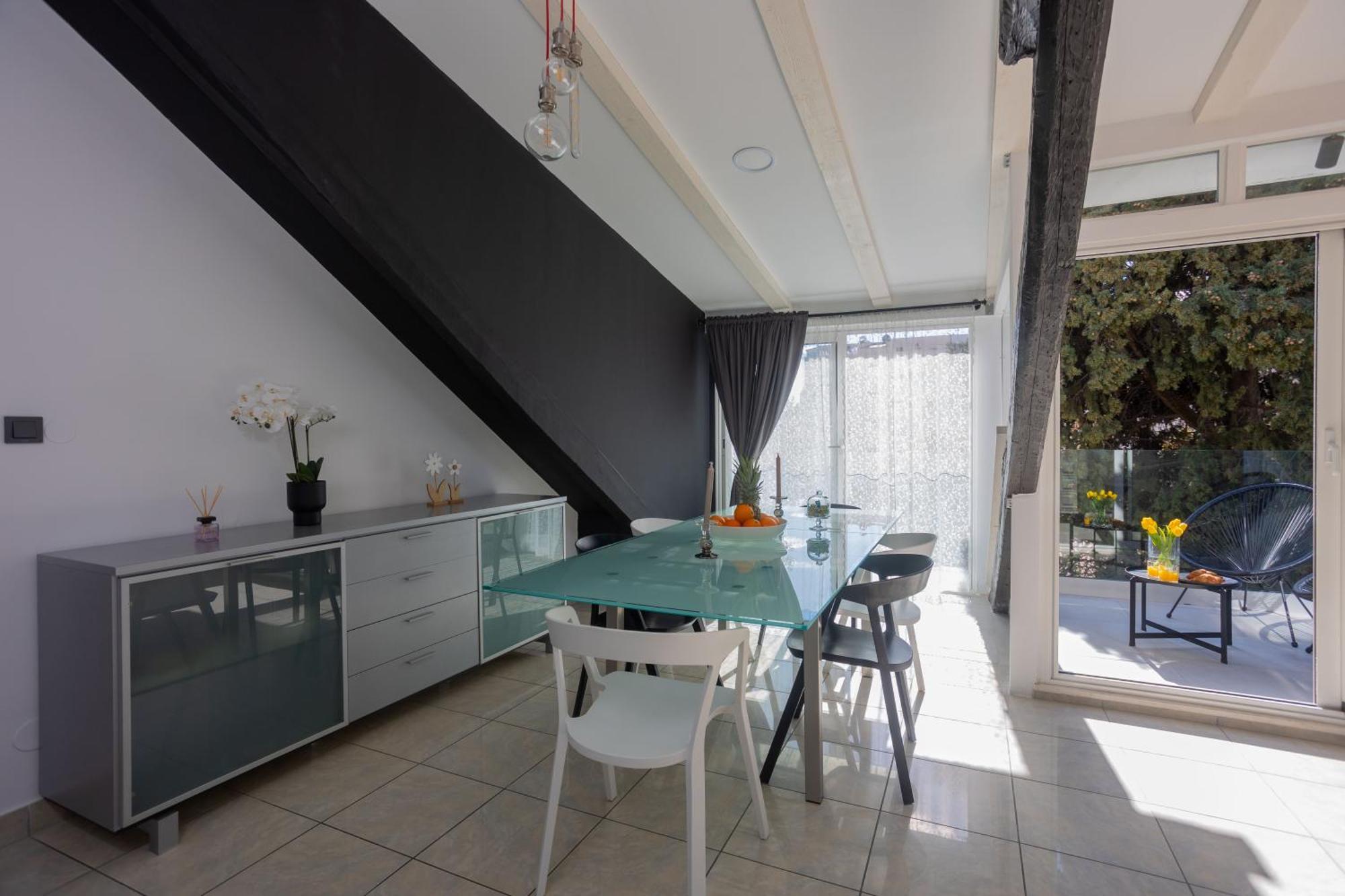 Luxattic Apartment Split Exterior photo