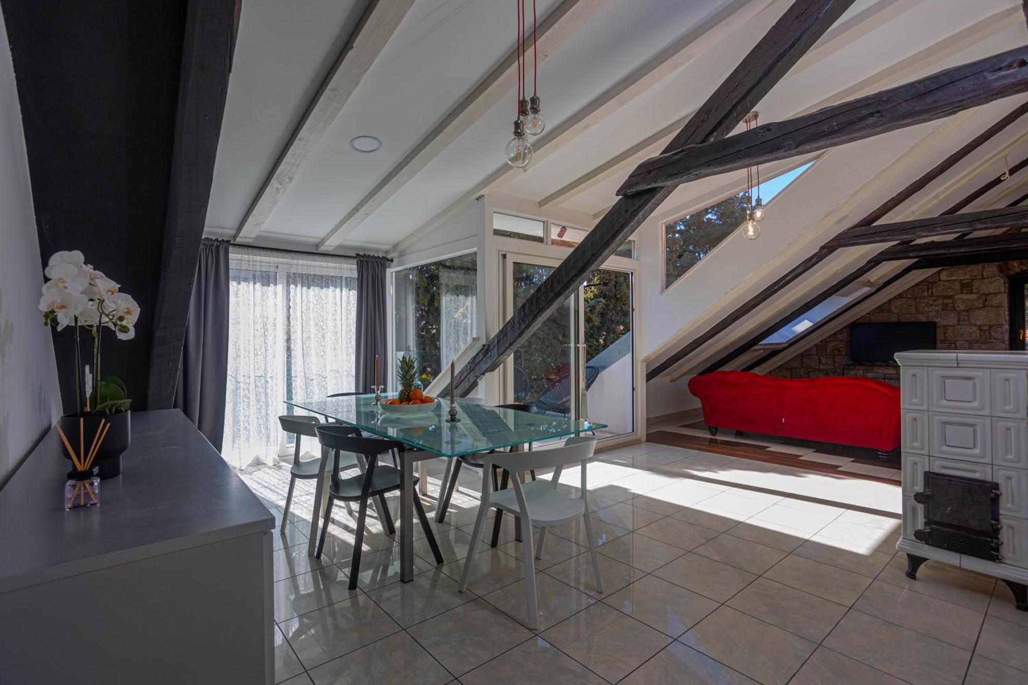 Luxattic Apartment Split Exterior photo